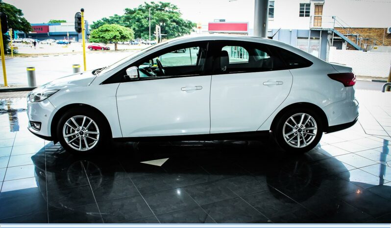 2017 Ford Focus Sedan 1.5T Trend full