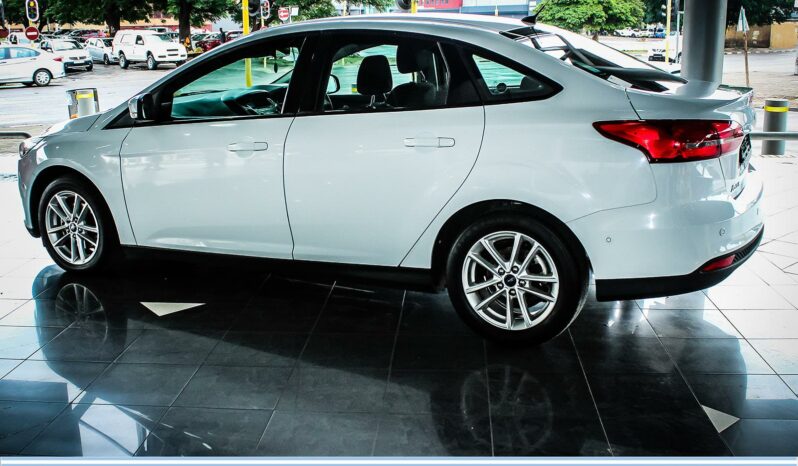 2017 Ford Focus Sedan 1.5T Trend full